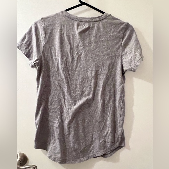 🌺 5 for $15 🌺 Under Armour Tee - Picture 3 of 5